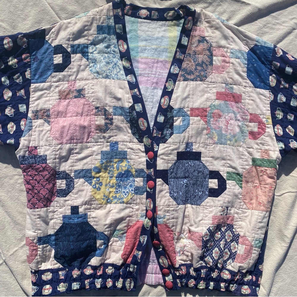 QUILT Patchwork 🫖 Tea Jacket - Picture 16 of 16